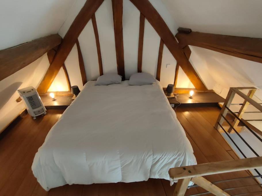 فيلا Le Ptit Loft Brechamps المظهر الخارجي الصورة